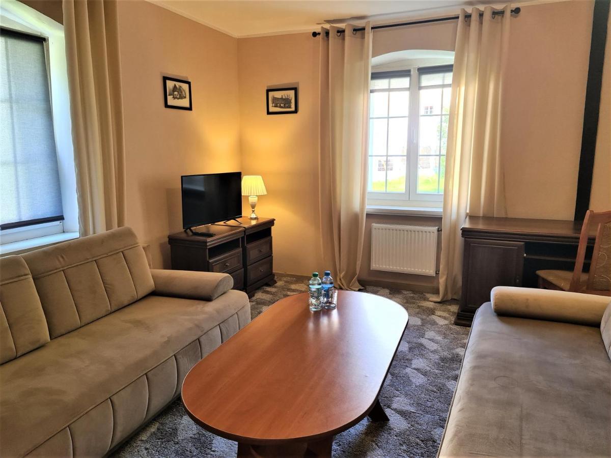 Palac Henrykow Szprotawa Экстерьер фото
