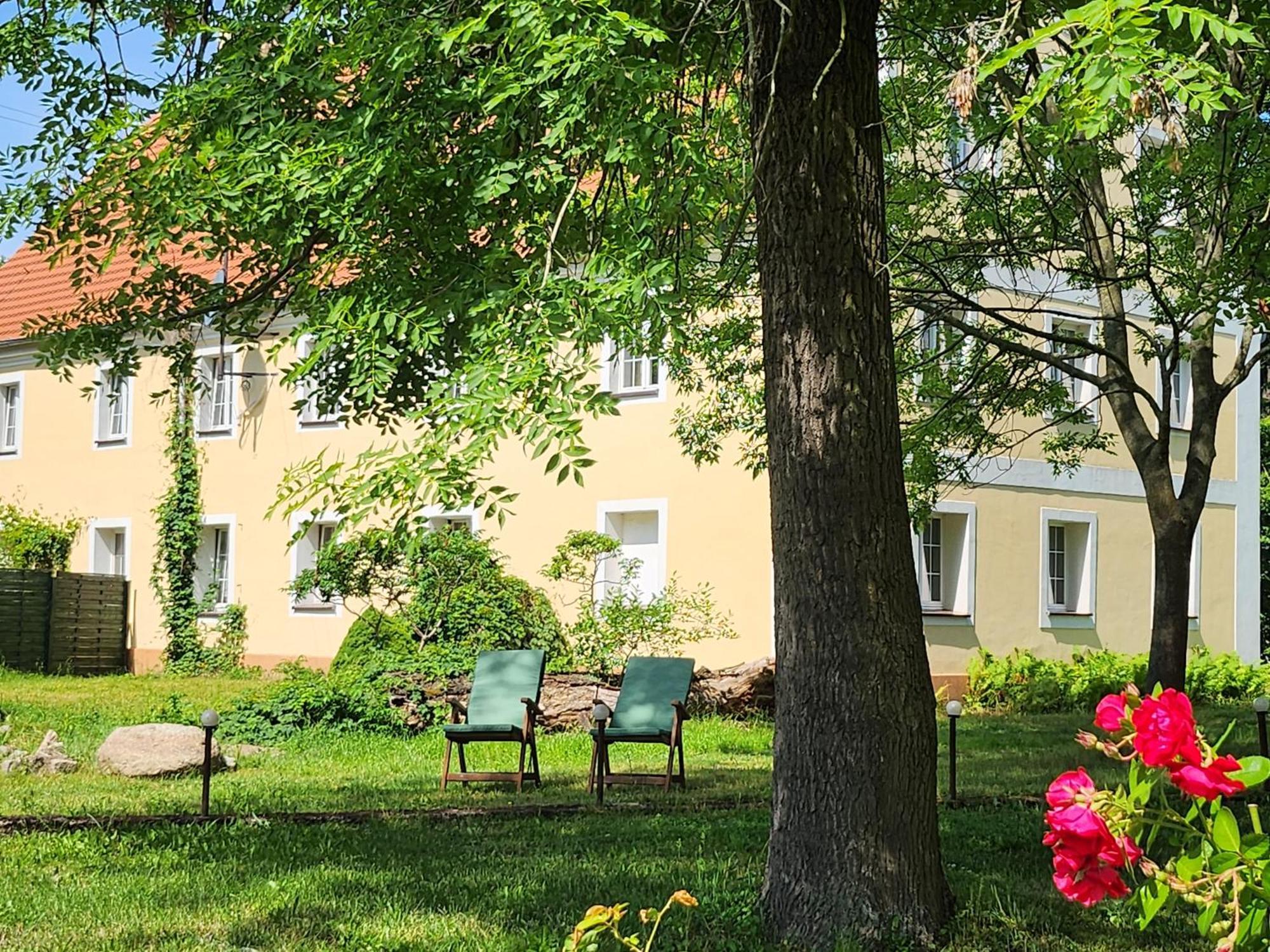 Palac Henrykow Szprotawa Экстерьер фото